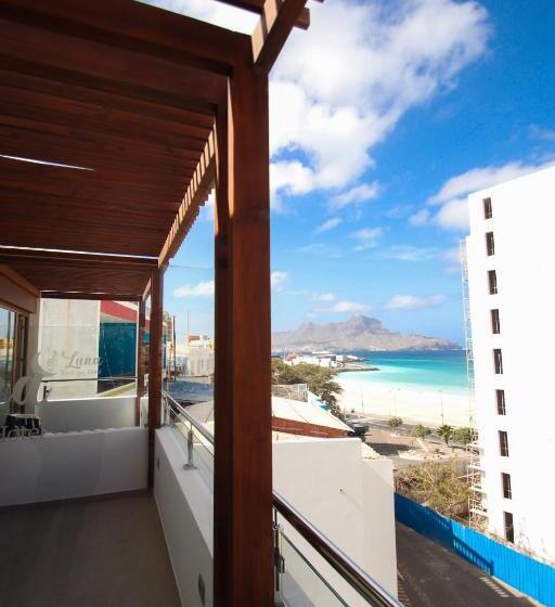 اتاق لوکس با چشمانداز دریا, Luna Boutique