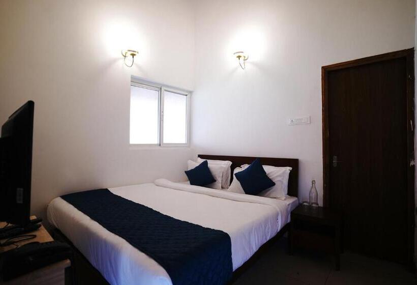 חדר דחוקס עם מיטת קינג, Ravishing Retreat Resort