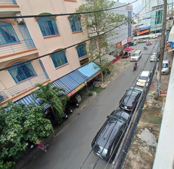 اتاق لوکس, Nhật An