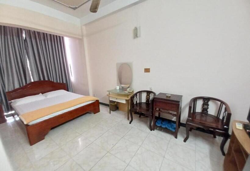 اتاق لوکس, Nhật An