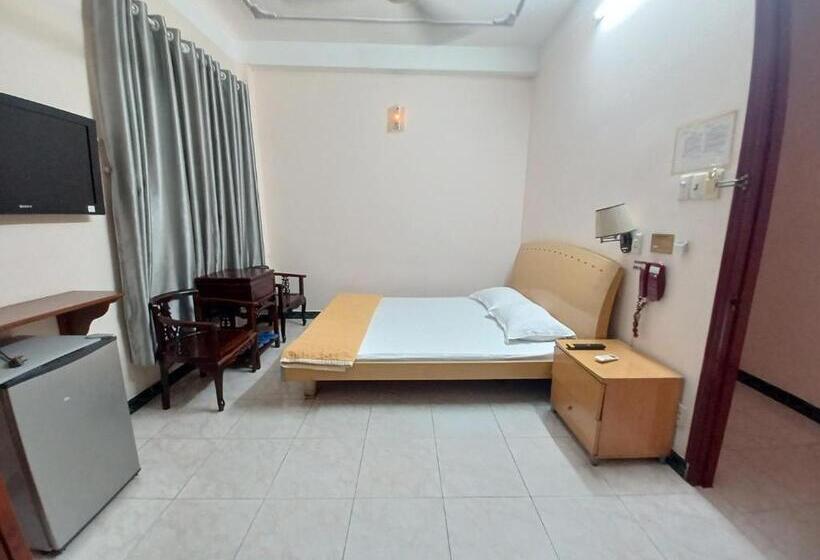 اتاق لوکس, Nhật An