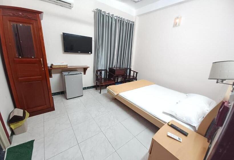 اتاق لوکس, Nhật An