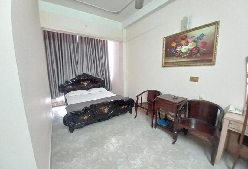 اتاق لوکس, Nhật An