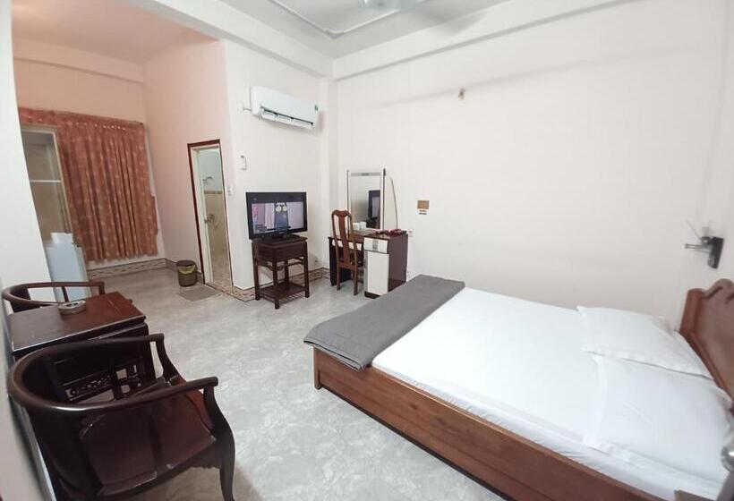 اتاق لوکس, Nhật An