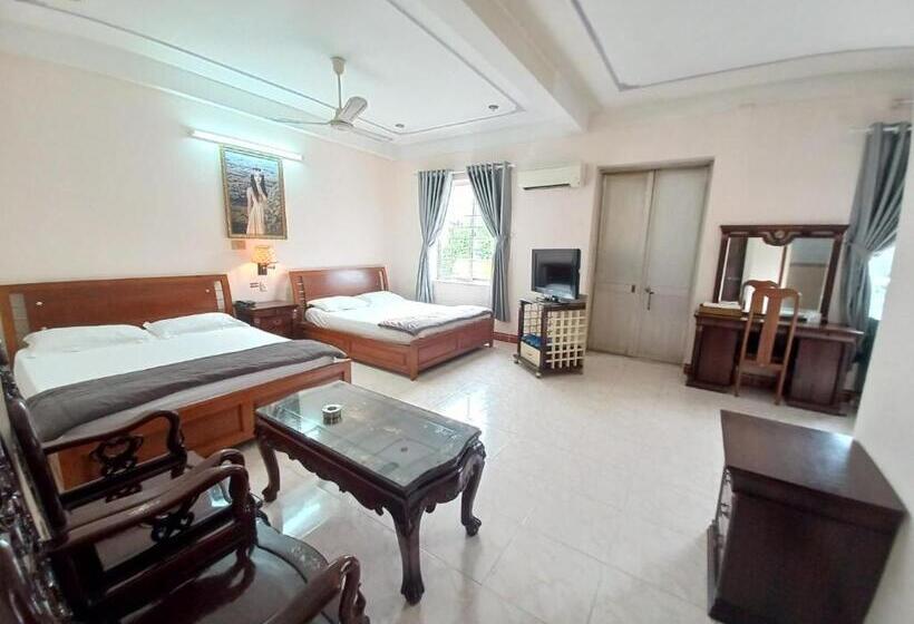 اتاق لوکس چهار تخته, Nhật An