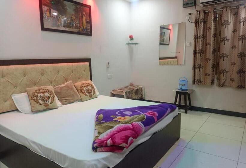 غرفة ديلوكس, Royal Churu