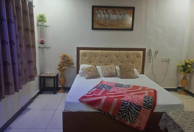 غرفة ديلوكس, Royal Churu