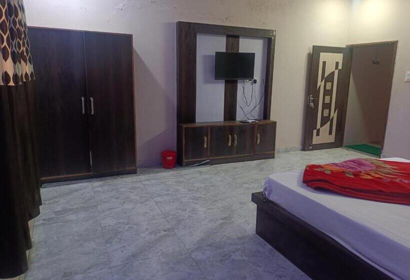 غرفة ديلوكس, Royal Churu