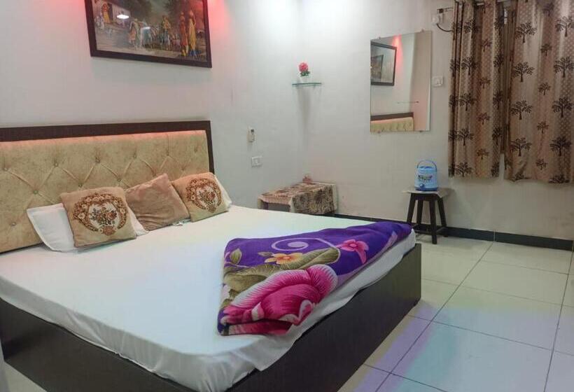 غرفة ديلوكس, Royal Churu