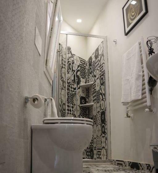 غرفة قياسية, La Casetta