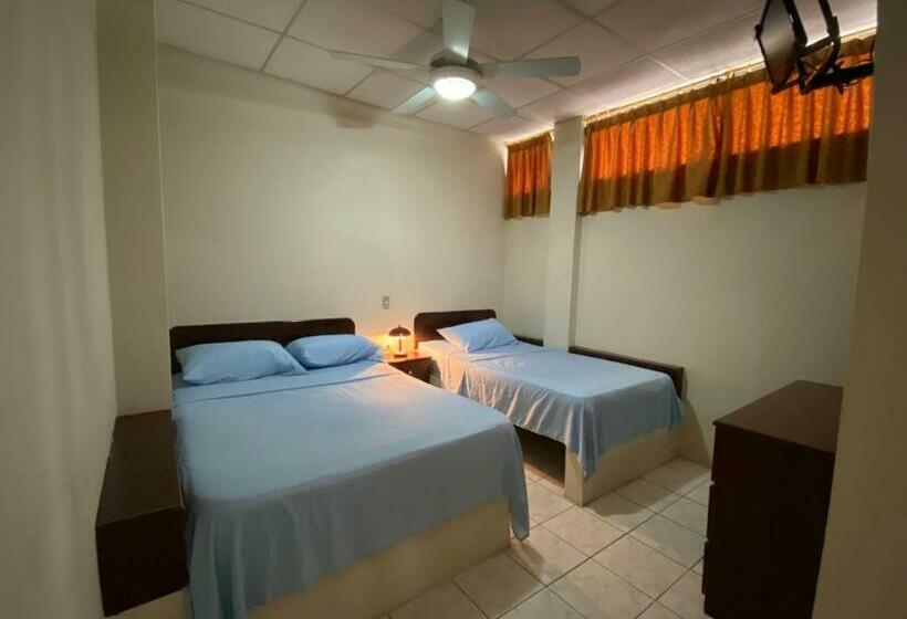 اتاق استاندارد سه نفره, Dorado Inn