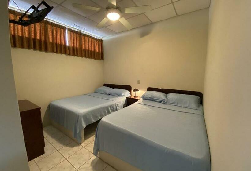 اتاق استاندارد چهار تخته, Dorado Inn