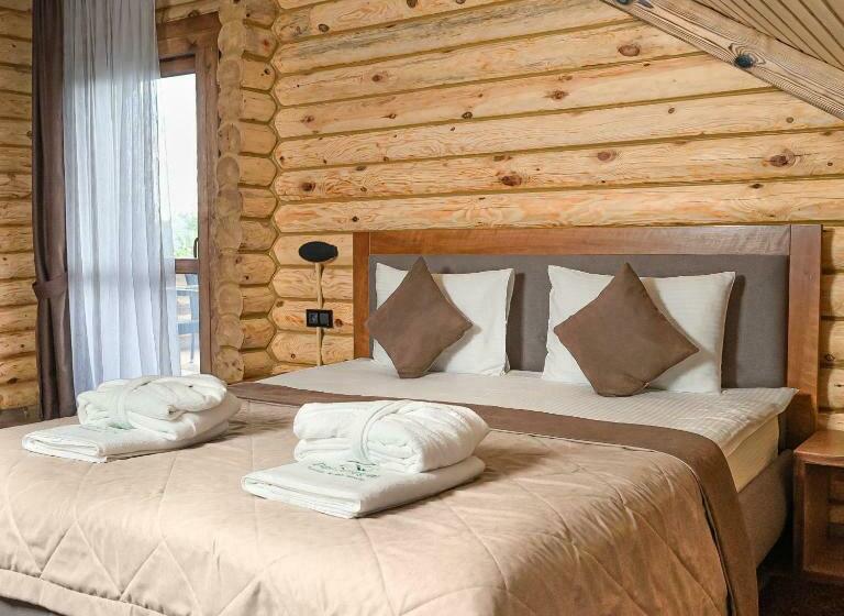 اتاق استاندارد یک نفره, Balqaragai Forest Family Resorts