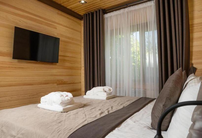 اتاق استاندارد یک نفره, Balqaragai Forest Family Resorts