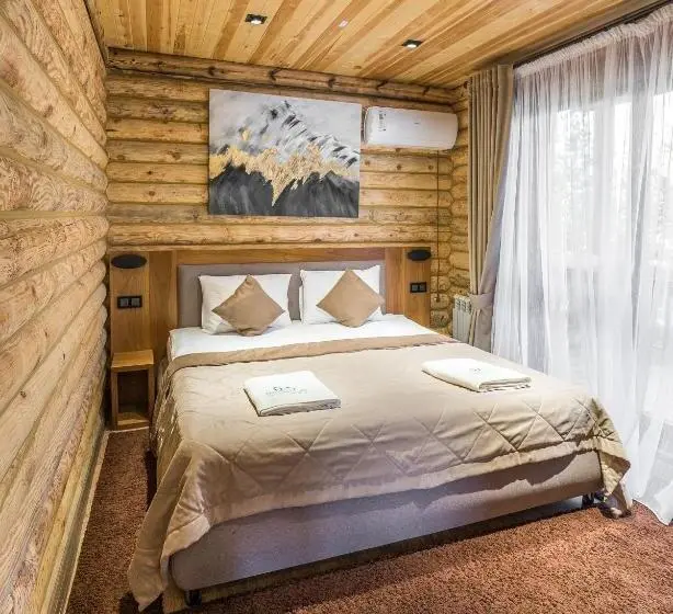 اتاق استاندارد یک نفره, Balqaragai Forest Family Resorts
