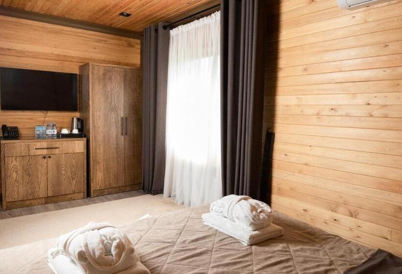 اتاق استاندارد یک نفره, Balqaragai Forest Family Resorts