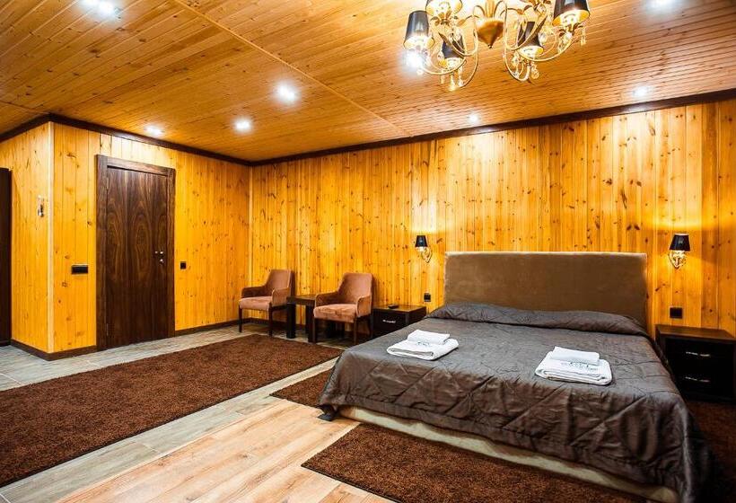 디럭스 룸 킹사이즈 침대, Balqaragai Forest Family Resorts