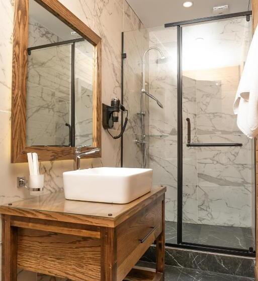 اتاق سوپریور, Balqaragai Forest Family Resorts