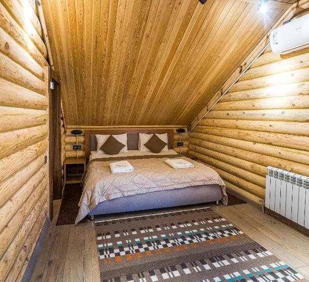 اتاق خانوادگی, Balqaragai Forest Family Resorts