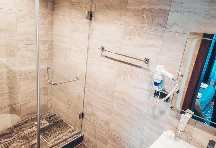 اتاق خانوادگی, Balqaragai Forest Family Resorts