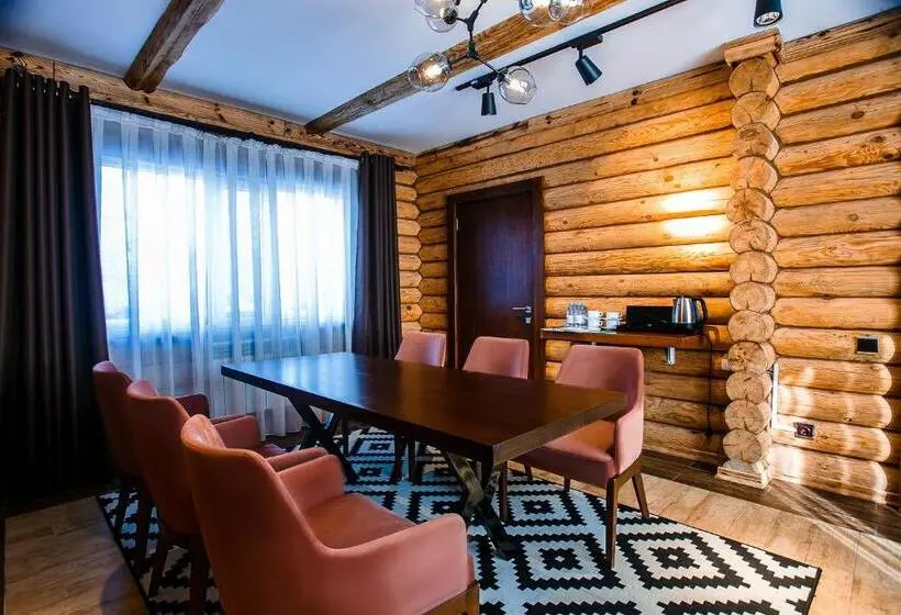 سوییت خانوادگی, Balqaragai Forest Family Resorts