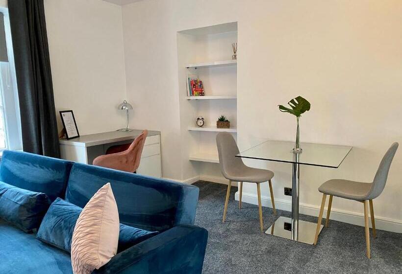 １ベッドルームドゥプレックスアパートメント, Sun Street Apart