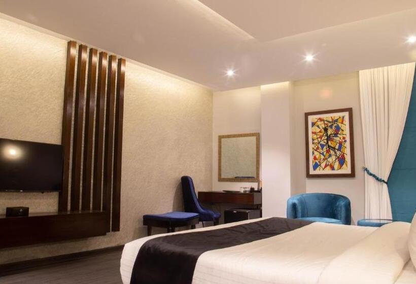 اتاق سوپریور با تخت بزرگ, The Orchard Hotel Lahore