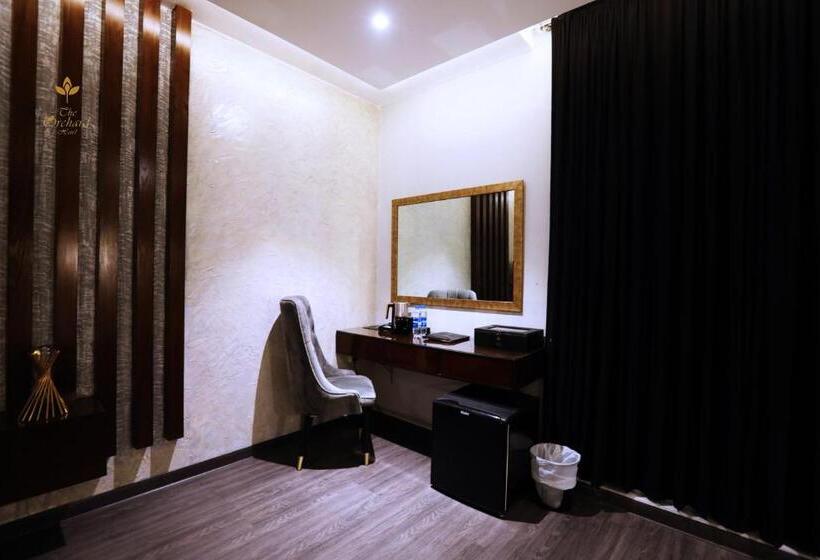اتاق سوپریور با تخت بزرگ, The Orchard Hotel Lahore