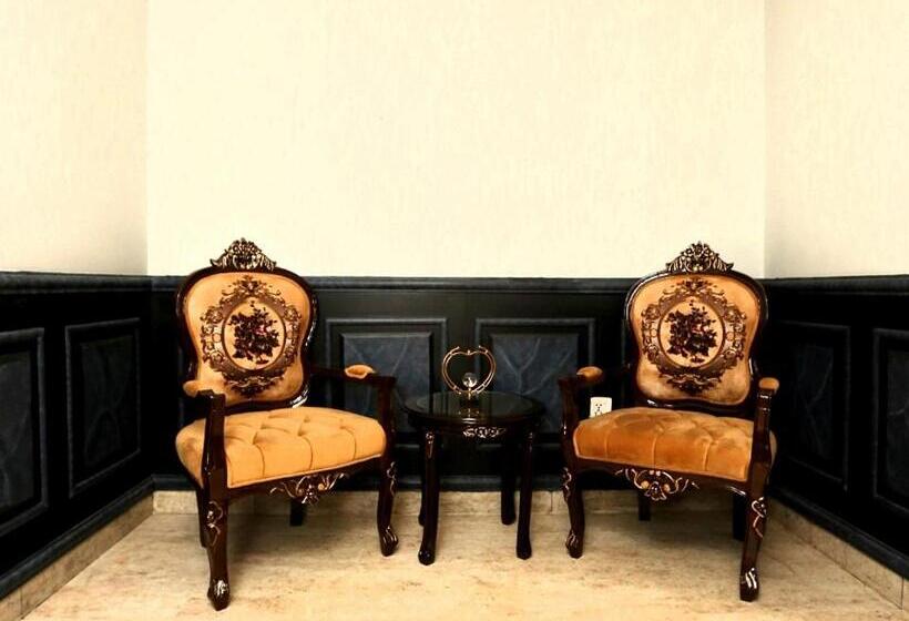 سوییت جونیور, The Orchard Hotel Lahore