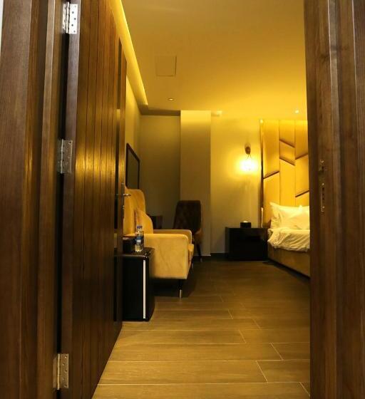 سوییت جونیور, The Orchard Hotel Lahore