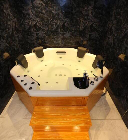 سوئیت پرزیدنت, The Orchard Hotel Lahore