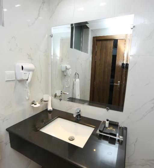 سوئیت پرزیدنت, The Orchard Hotel Lahore