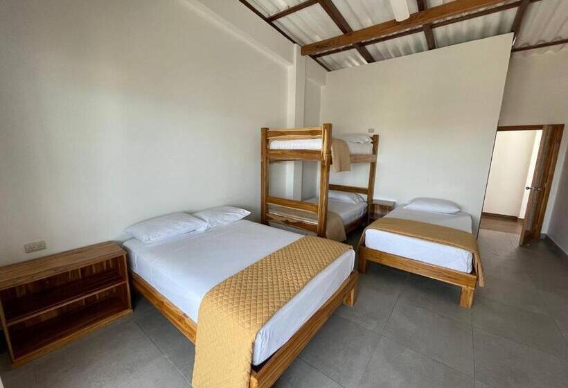 Семейный Номер, Samana Hostal, Puerto Engabao