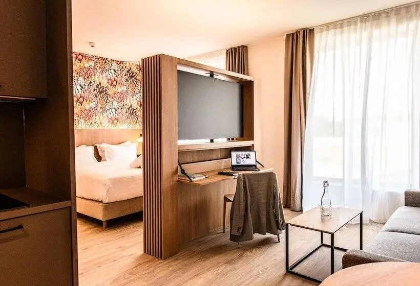 Junior Suite, Afterwork