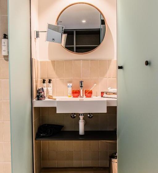 Family Suite, Afterwork