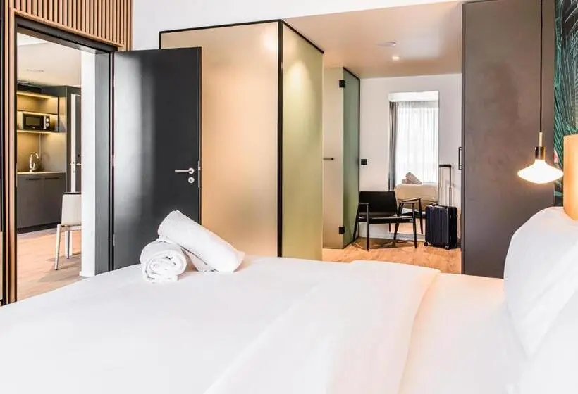 Suite Familiar, Afterwork