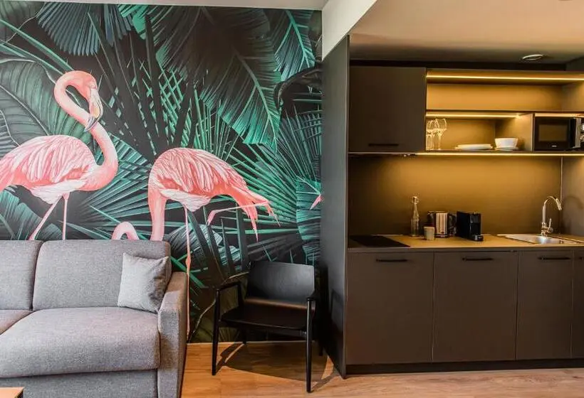 Suite Familiar, Afterwork