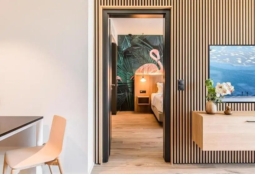 Suite Familiar, Afterwork