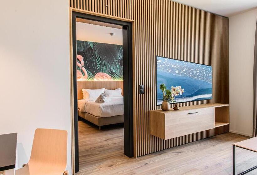 Family Suite, Afterwork