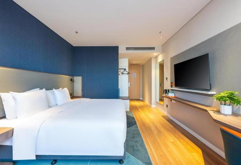 キングサイズベッドのスタンダードルーム, Holiday Inn Express Xinji City Center, An Ihg