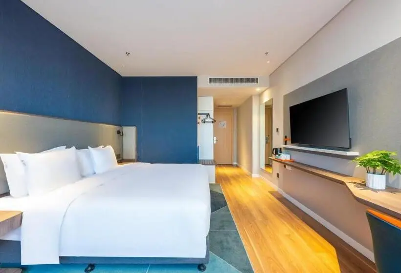 キングサイズベッドのスタンダードルーム, Holiday Inn Express Xinji City Center, An Ihg