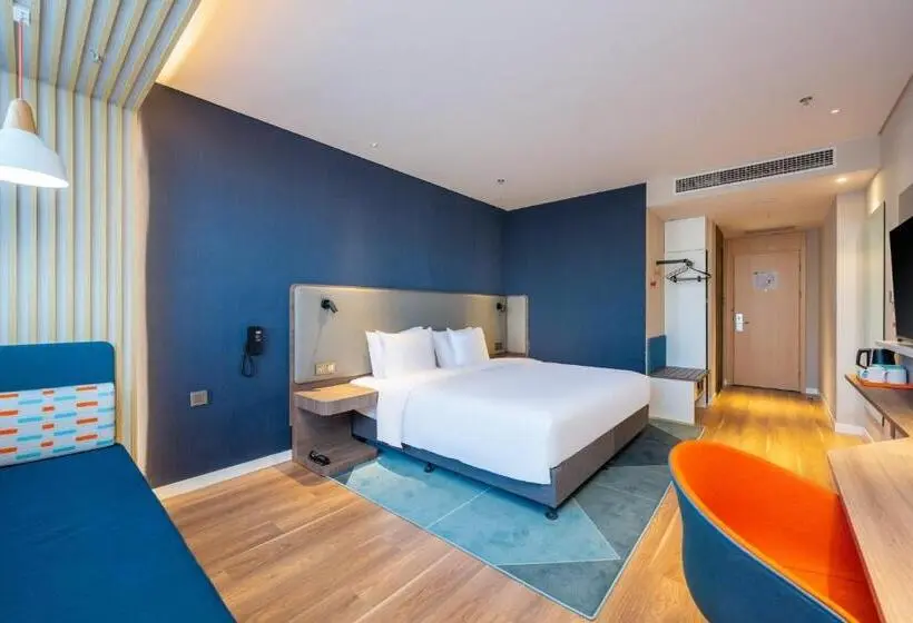 キングサイズベッドのスタンダードルーム, Holiday Inn Express Xinji City Center, An Ihg