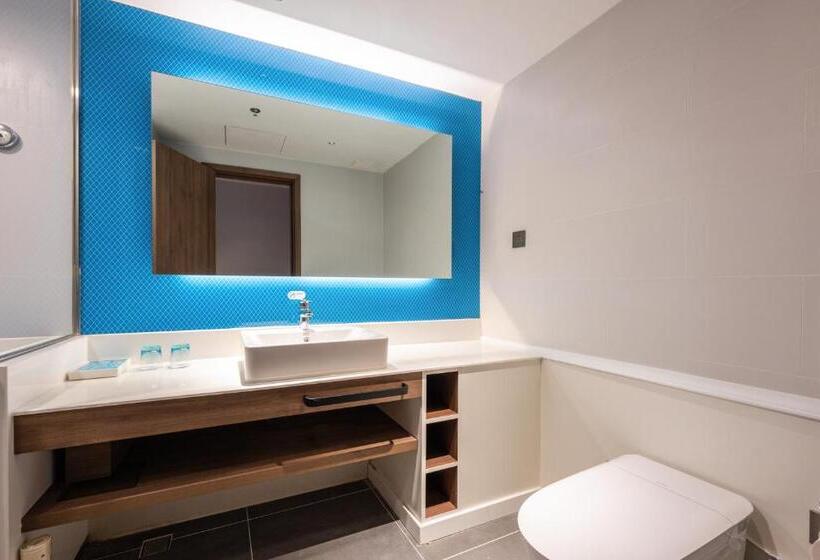 キングサイズベッドのスタンダードルーム, Holiday Inn Express Xinji City Center, An Ihg