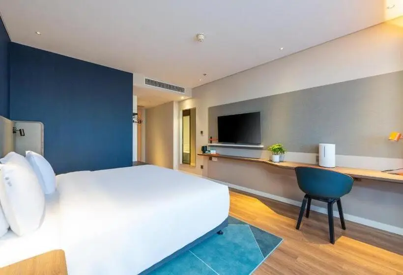 キングサイズベッドのスタンダードルーム, Holiday Inn Express Xinji City Center, An Ihg