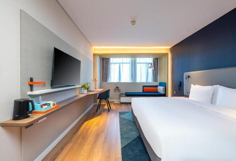 キングサイズベッドのスタンダードルーム, Holiday Inn Express Xinji City Center, An Ihg