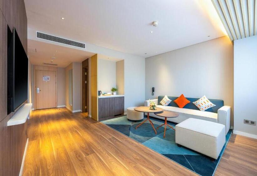 キングサイズベッドのスイートルーム, Holiday Inn Express Xinji City Center, An Ihg