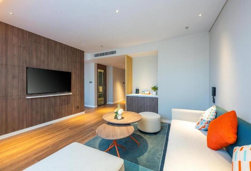 キングサイズベッドのスイートルーム, Holiday Inn Express Xinji City Center, An Ihg