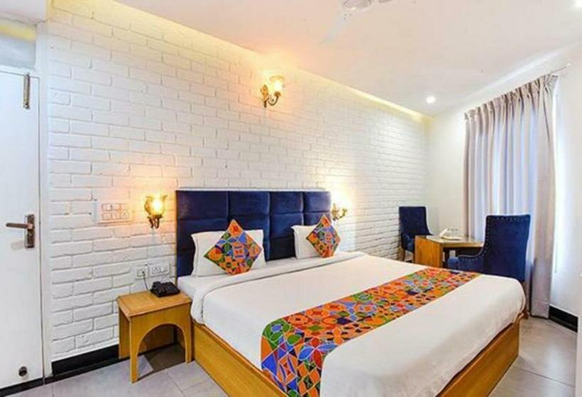 غرفة إدارية ثلاثية, Fabhotel Nh7