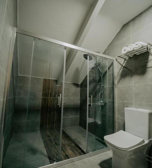 اتاق لوکس, Grand Quars