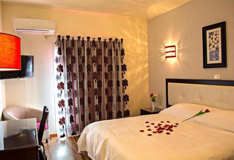 Deluxe Room Mountain View, Al Murjan Palace Hotel Jounieh